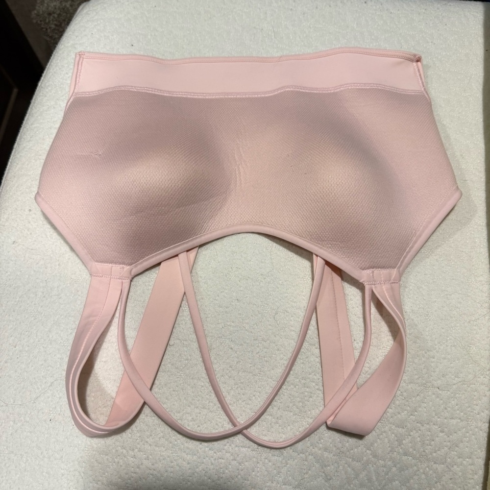 Like a Cloud Longline Bra
Light Support, D/DD Cup - Picture 3 of 8